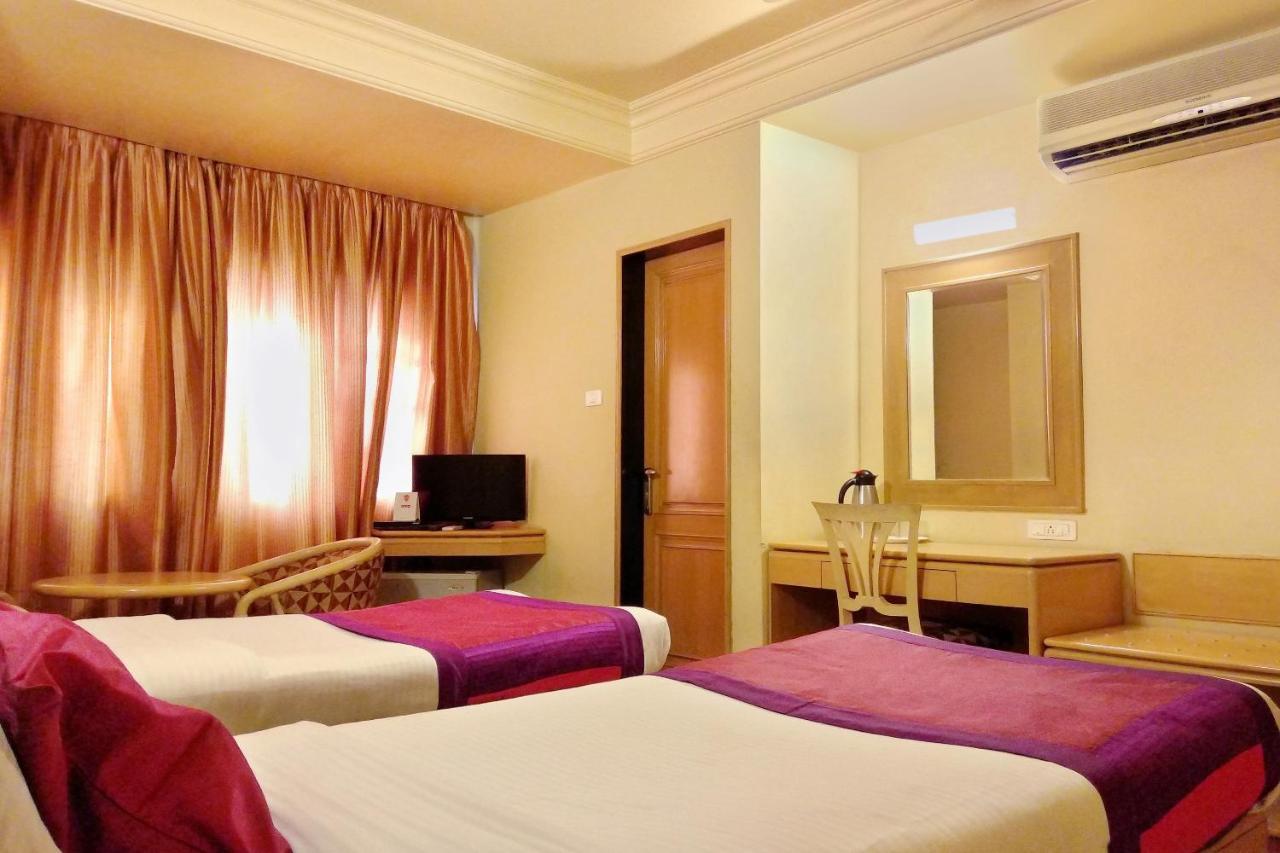 העיר בנגלור Capital O 333 Hotel Crystal Homes מראה חיצוני תמונה