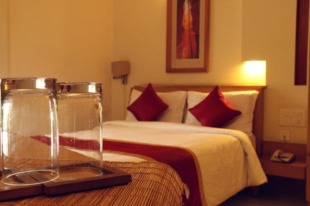 העיר בנגלור Capital O 333 Hotel Crystal Homes מראה חיצוני תמונה