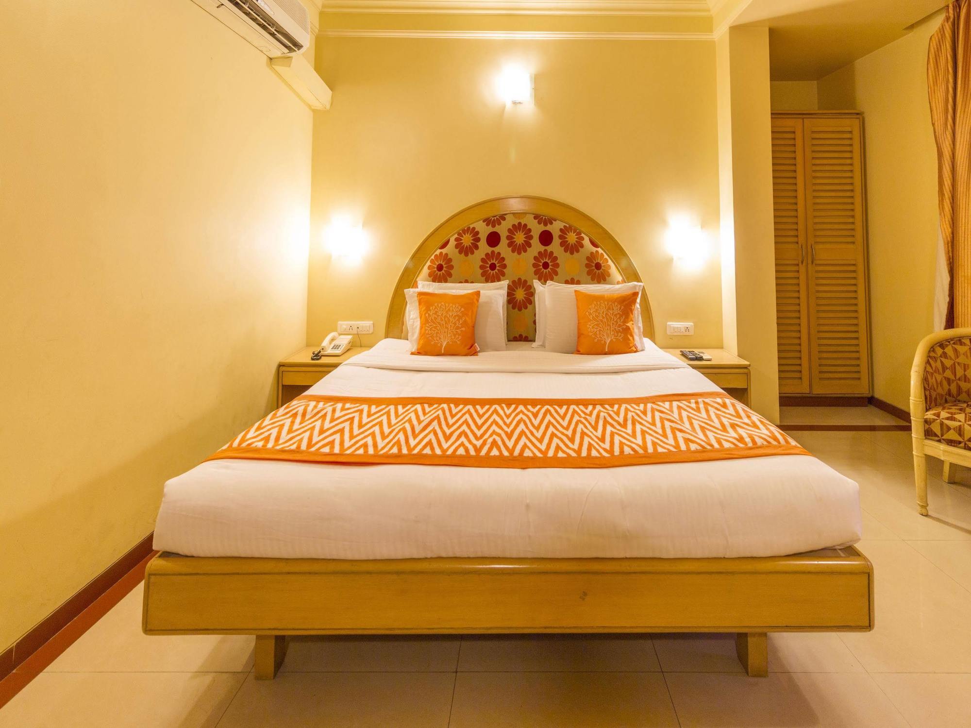 העיר בנגלור Capital O 333 Hotel Crystal Homes מראה חיצוני תמונה